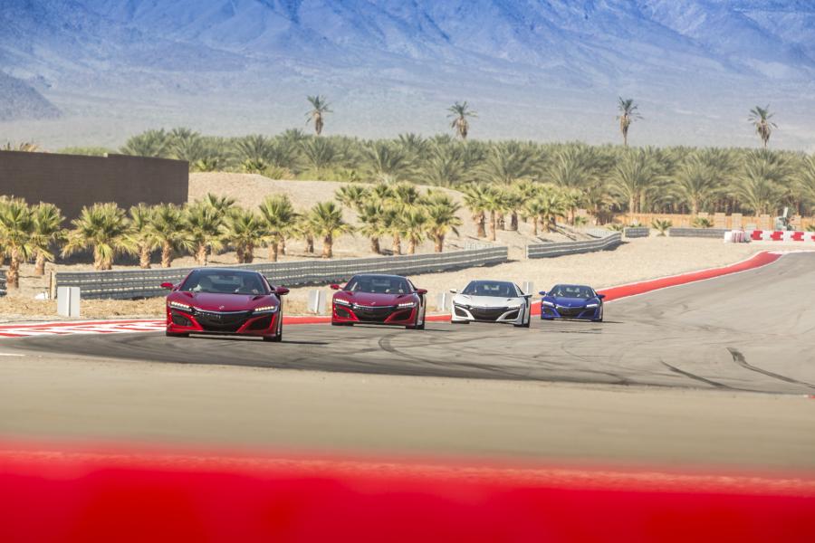  Acura NSX 2016 года  (NA) (фото 92 из 286)